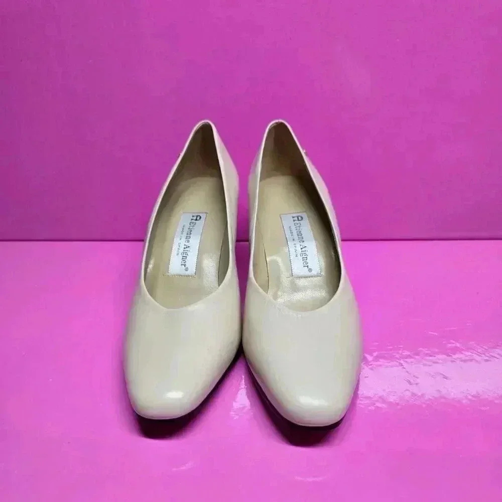 Etienne Aigner Cream Heels